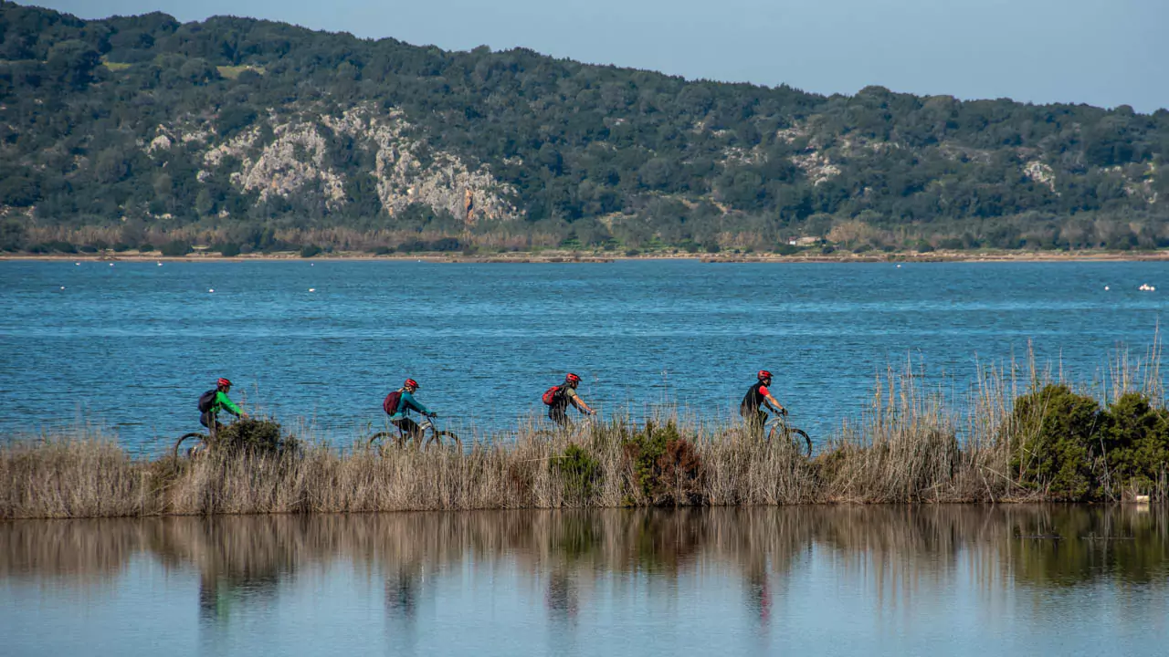 Navarino Trail is ideal for families, couples, or solo adventurers, its mostly flat terrain makes it an accessible e-bike journey, with stops that range from historical to breathtakingly scenic.